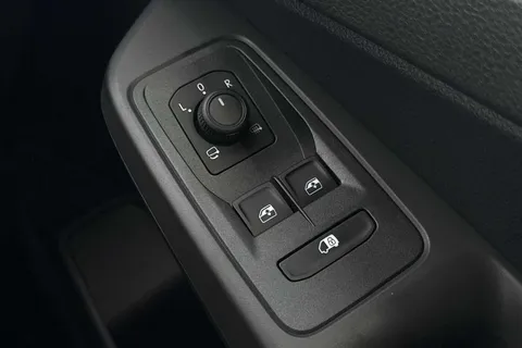 DA25CZJ Volkswagen Caddy Maxi 2.0 TDI 122PS Commerce Pro Van DSG [Tech Pack] Thumbnail #38