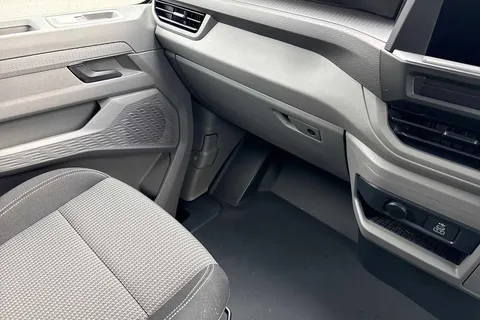 DG75CYF Volkswagen E-Transporter 160kW 65kWh Commerce Pro Kombi Van Auto Thumbnail #15