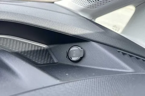 DA25CZJ Volkswagen Caddy Maxi 2.0 TDI 122PS Commerce Pro Van DSG [Tech Pack] Thumbnail #45