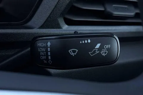 DA25FFG Volkswagen Caddy 2.0 TDI 102PS Commerce Van [Business/Tech Pack] Thumbnail #34