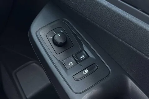 DE25VUC Volkswagen Caddy 2.0 TDI 75PS Commerce Van [Business/Tech Pack] Thumbnail #36