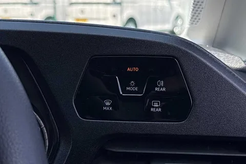 DE25VUC Volkswagen Caddy 2.0 TDI 75PS Commerce Van [Business/Tech Pack] Thumbnail #37