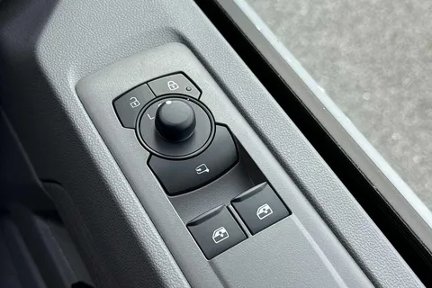 DG75CYF Volkswagen E-Transporter 160kW 65kWh Commerce Pro Kombi Van Auto Thumbnail #34