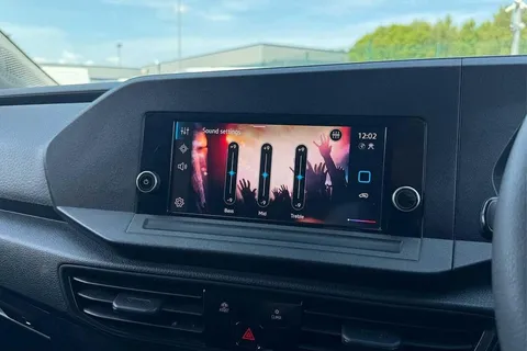 DE25TCU Volkswagen Caddy 2.0 TDI 75PS Commerce Van [Business/Tech Pack] Thumbnail #46