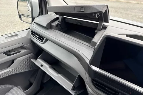 DG75CYF Volkswagen E-Transporter 160kW 65kWh Commerce Pro Kombi Van Auto Thumbnail #43