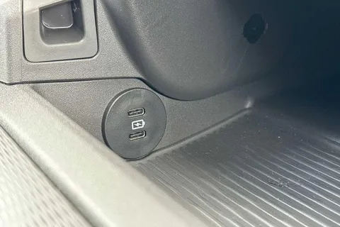 DG75CYF Volkswagen E-Transporter 160kW 65kWh Commerce Pro Kombi Van Auto Thumbnail #44