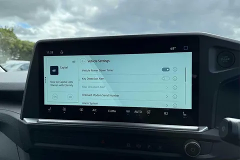 DG75CYF Volkswagen E-Transporter 160kW 65kWh Commerce Pro Kombi Van Auto Thumbnail #48