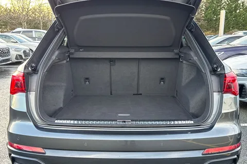 DP22TGF Audi Q3 Black Edition 35 TFSI  150 PS S tronic Thumbnail #8