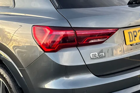 DP22TGF Audi Q3 Black Edition 35 TFSI  150 PS S tronic Thumbnail #9