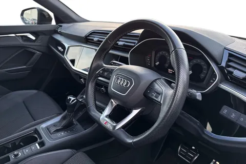 DP22TGF Audi Q3 Black Edition 35 TFSI  150 PS S tronic Thumbnail #15