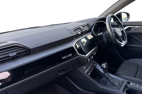 DP22TGF Audi Q3 Black Edition 35 TFSI  150 PS S tronic Thumbnail #16