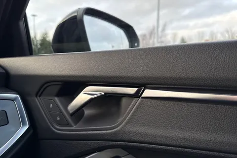 DP22TGF Audi Q3 Black Edition 35 TFSI  150 PS S tronic Thumbnail #22