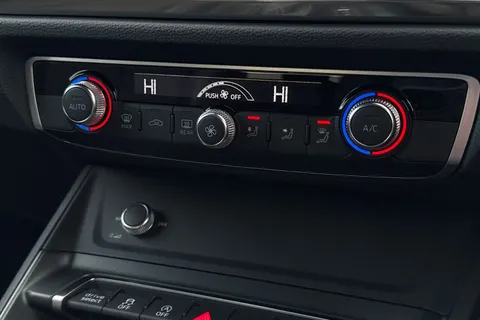 DP22TGF Audi Q3 Black Edition 35 TFSI  150 PS S tronic Thumbnail #23