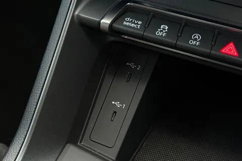 DP22TGF Audi Q3 Black Edition 35 TFSI  150 PS S tronic Thumbnail #60