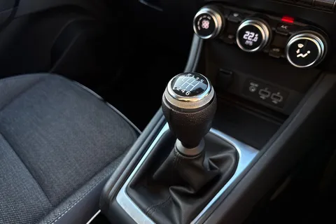 DA23TUP Renault Captur 1.0 TCe techno Euro 6 (s/s) 5dr Thumbnail #23