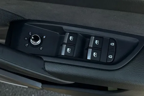 GL73SNV Audi Q5 S line 50 TFSI e quattro 299 PS S tronic Thumbnail #22