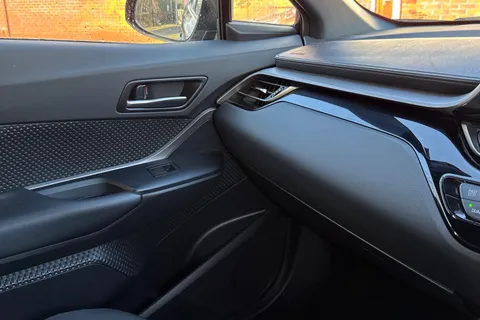 MC72FBK Toyota C-Hr 1.8 Hybrid Icon 5dr CVT Thumbnail #41