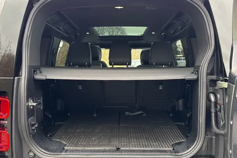 KT74YGU Land Rover Defender 110 3.0 D350 X-Dynamic HSE 5dr Thumbnail #12