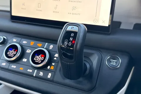 KW74UBF Land Rover Defender 110 3.0 D350 X-Dynamic HSE 5dr Thumbnail #15