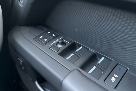 KW74UBF Land Rover Defender 110 3.0 D350 X-Dynamic HSE 5dr Thumbnail #27