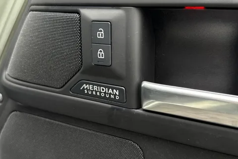 KT74YGU Land Rover Defender 110 3.0 D350 X-Dynamic HSE 5dr Thumbnail #26