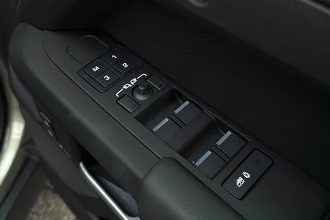 KT74YGU Land Rover Defender 110 3.0 D350 X-Dynamic HSE 5dr Thumbnail #27