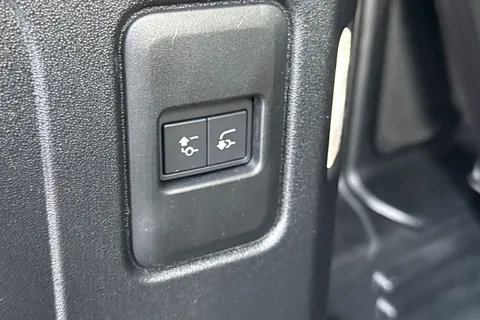 KW74UBF Land Rover Defender 110 3.0 D350 X-Dynamic HSE 5dr Thumbnail #29