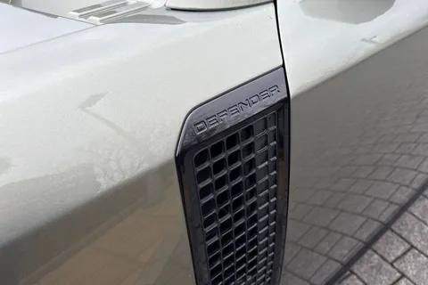 KT74YGU Land Rover Defender 110 3.0 D350 X-Dynamic HSE 5dr Thumbnail #31