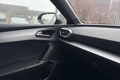 DK75VHZ SEAT Leon 1.5 eTSI MHEV FR Sport Estate 5dr Petrol Hybrid DSG Euro 6 (s/s) (150 ps) Thumbnail #33