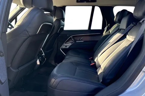 VA23NMJ Land Rover Range Rover P550e Autobiography 5dr Thumbnail #5