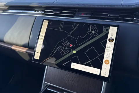 VA23NMJ Land Rover Range Rover P550e Autobiography 5dr Thumbnail #13