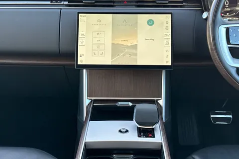 VA23NMJ Land Rover Range Rover P550e Autobiography 5dr Thumbnail #16