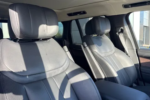 VA23NMJ Land Rover Range Rover P550e Autobiography 5dr Thumbnail #23