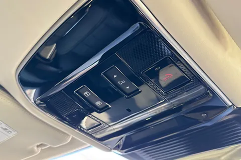 VA23NMJ Land Rover Range Rover P550e Autobiography 5dr Thumbnail #25