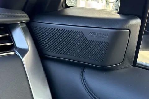 VA23NMJ Land Rover Range Rover P550e Autobiography 5dr Thumbnail #26