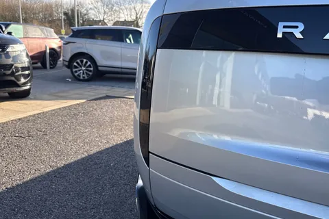 VA23NMJ Land Rover Range Rover P550e Autobiography 5dr Thumbnail #28