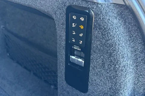 VA23NMJ Land Rover Range Rover P550e Autobiography 5dr Thumbnail #29