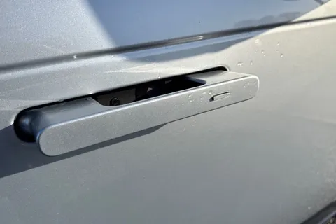 VA23NMJ Land Rover Range Rover P550e Autobiography 5dr Thumbnail #31