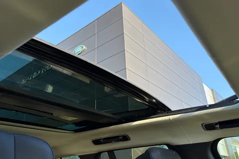 VA23NMJ Land Rover Range Rover P550e Autobiography 5dr Thumbnail #34