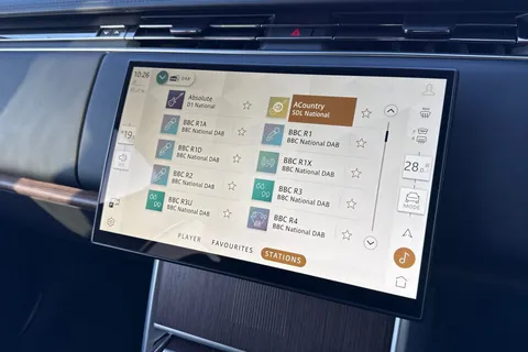 VA23NMJ Land Rover Range Rover P550e Autobiography 5dr Thumbnail #37