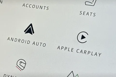 VA23NMJ Land Rover Range Rover P550e Autobiography 5dr Thumbnail #38