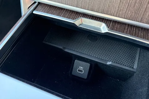 VA23NMJ Land Rover Range Rover P550e Autobiography 5dr Thumbnail #50