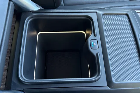 VA23NMJ Land Rover Range Rover P550e Autobiography 5dr Thumbnail #52