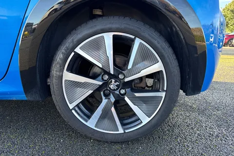 12 of 67 for PEUGEOT e-208 50kWh GT Premium Auto 5dr