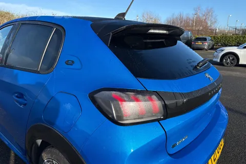 30 of 67 for PEUGEOT e-208 50kWh GT Premium Auto 5dr