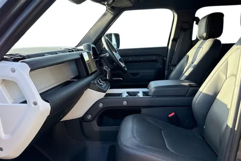 KW74FXV Land Rover Defender 110 3.0 D350 X-Dynamic HSE 5dr Thumbnail #4