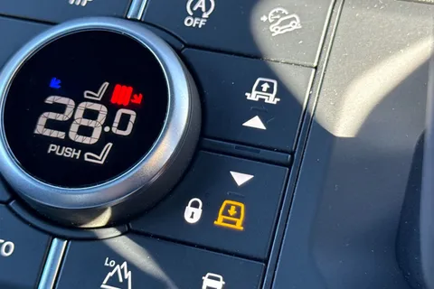 KW74FXV Land Rover Defender 110 3.0 D350 X-Dynamic HSE 5dr Thumbnail #42