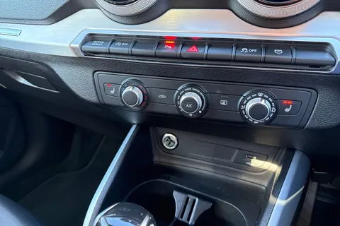 FV70PMY Audi Q2 S line 35 TFSI 150 PS S tronic Thumbnail #48