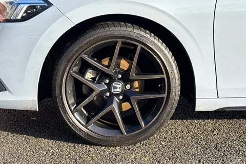 14 of 55 for HONDA CIVIC 2.0 eHEV Advance 5dr CVT