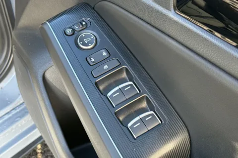 22 of 55 for HONDA CIVIC 2.0 eHEV Advance 5dr CVT